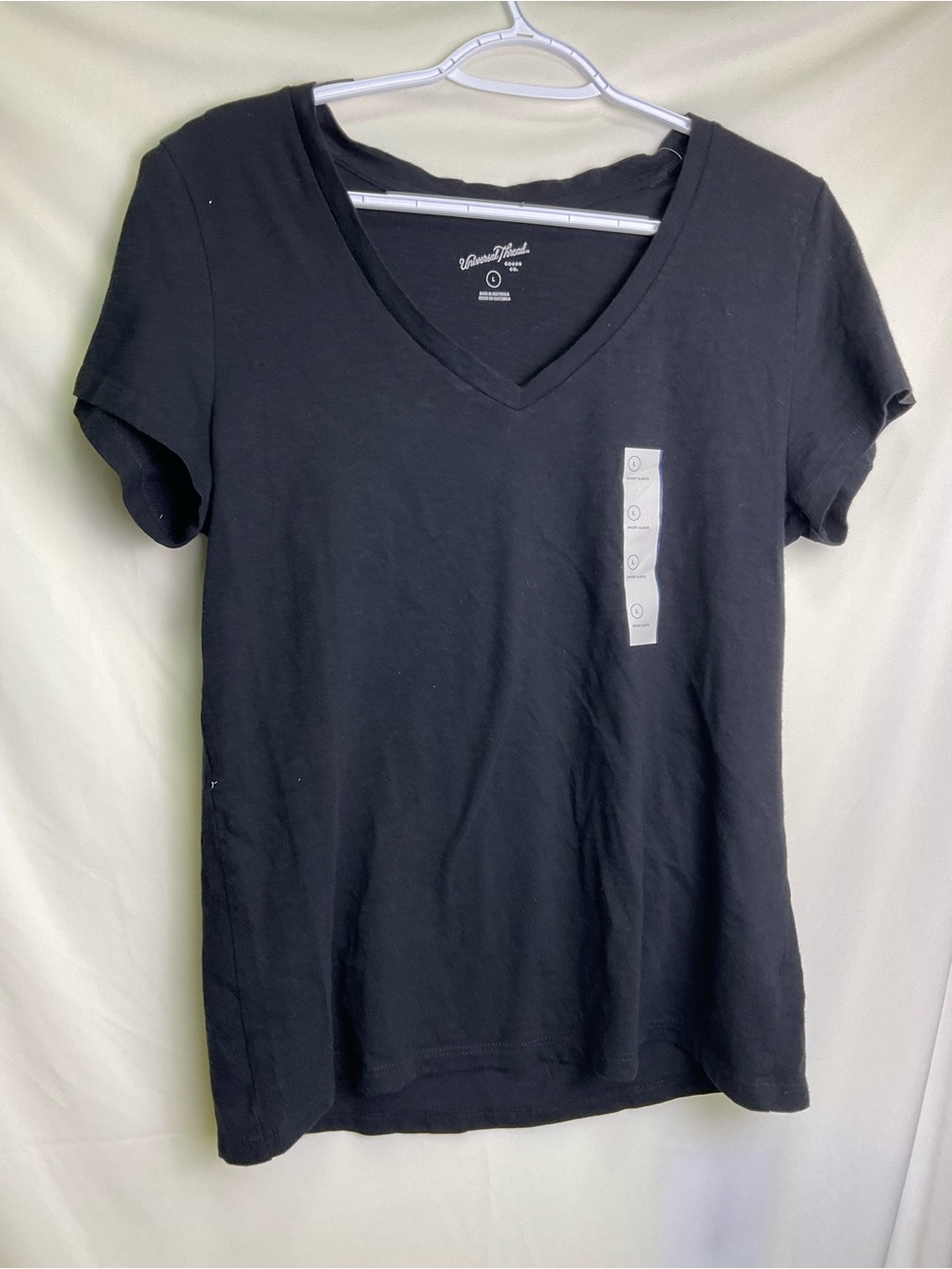 Universal Thread Black V-Neck Short Sleeve Tee